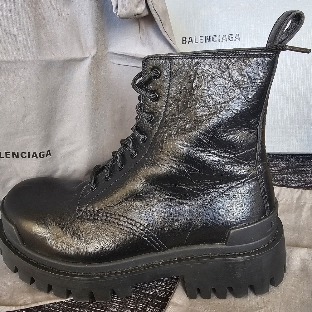 💎 Balenciaga Combat Boot